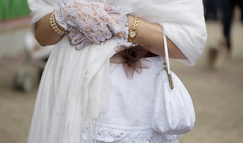 кружевное платье как надевать