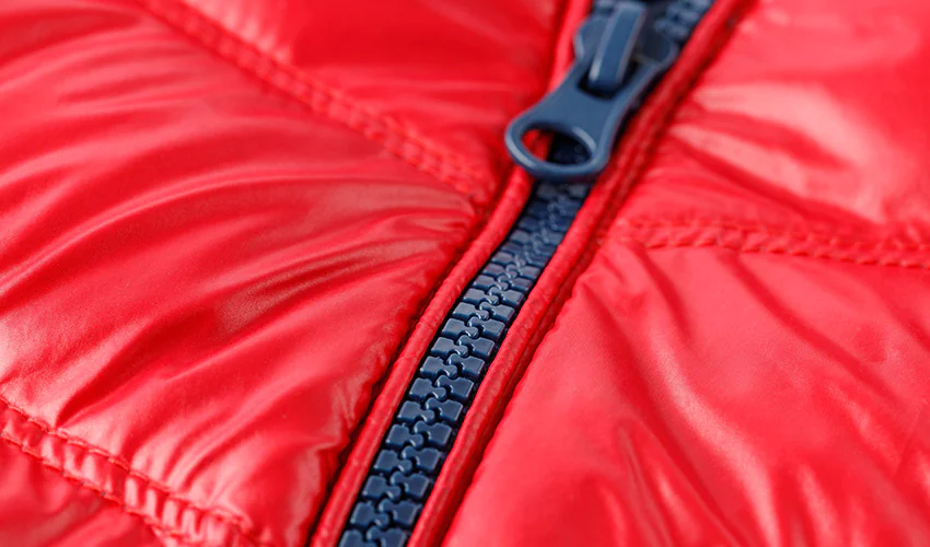 Moncler в Казахстан с доставкой