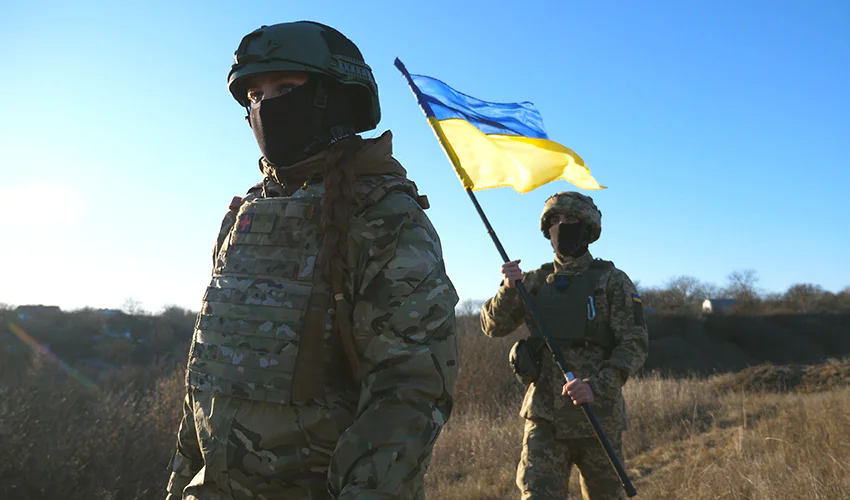 что подарить военному